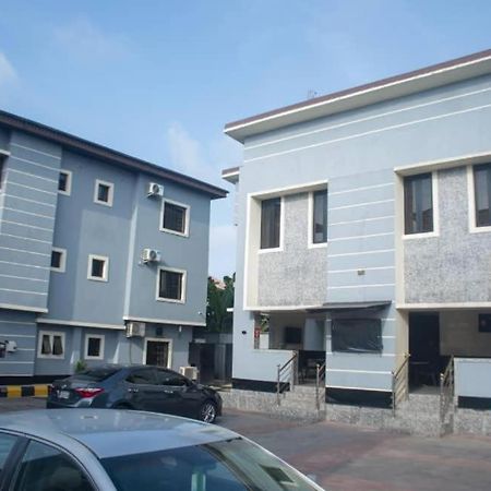 Kay Luxury Suites Uyo Exterior photo