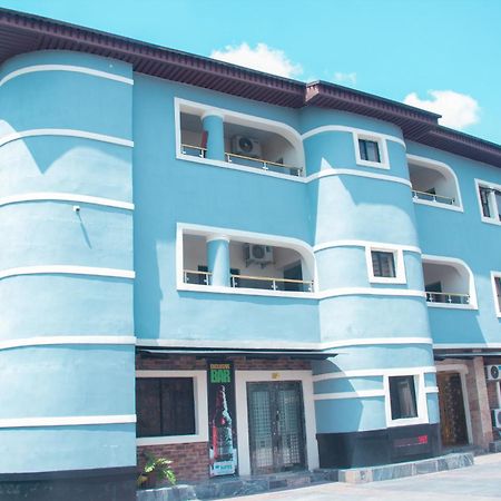 Kay Luxury Suites Uyo Exterior photo