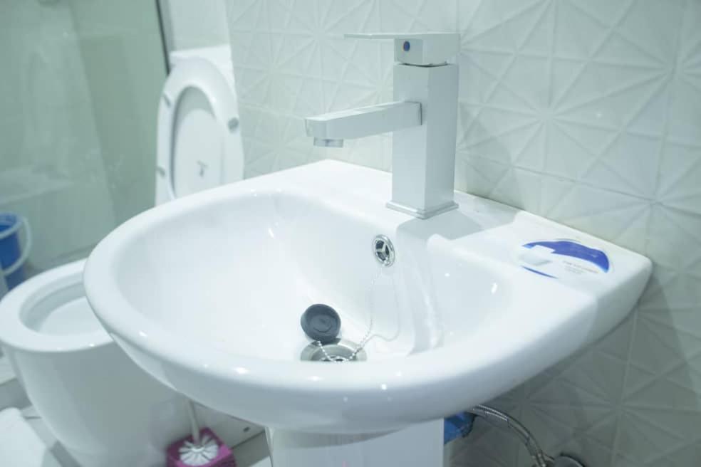 Kay Luxury Suites Uyo Exterior photo