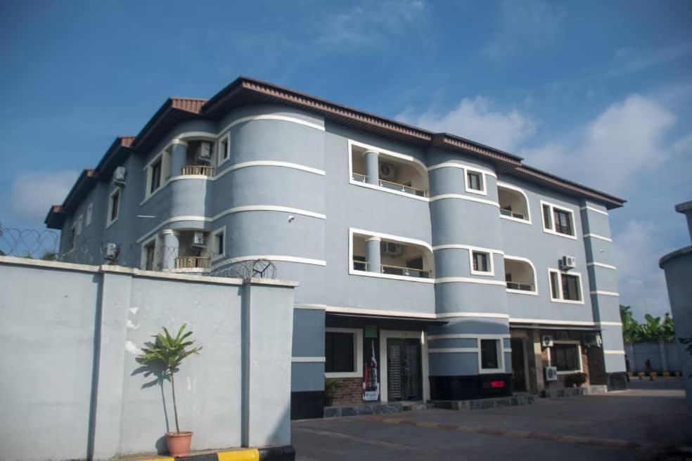 Kay Luxury Suites Uyo Exterior photo