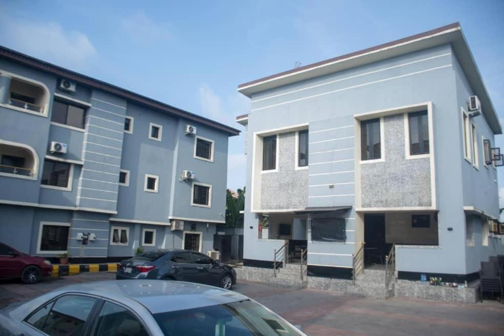 Kay Luxury Suites Uyo Exterior photo